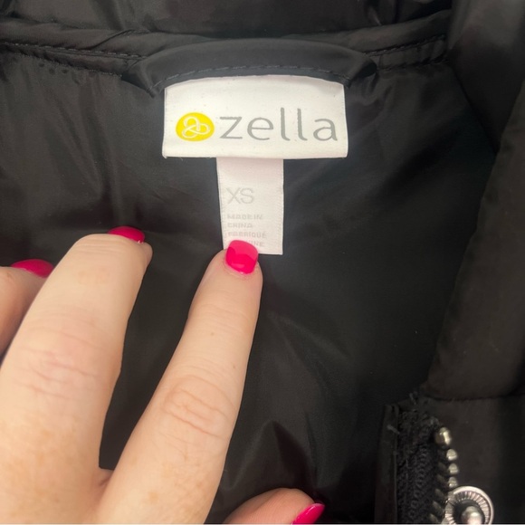 Nordstrom Zella Women’s Black Puffer Vest Hooded Sz XS - Picture 5 of 11